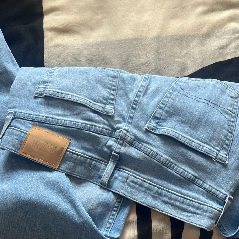 Light Wash Skinny Jeans - Picture 7 of 7